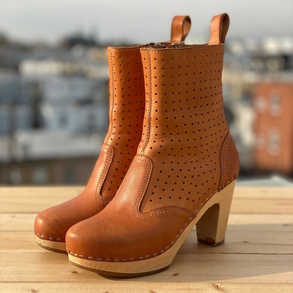 Swedish Hasbeens Shoes - Swedish Hasbeens Women's Perforated Zipper Leather Tan Brown Boot Size 36 / US 6